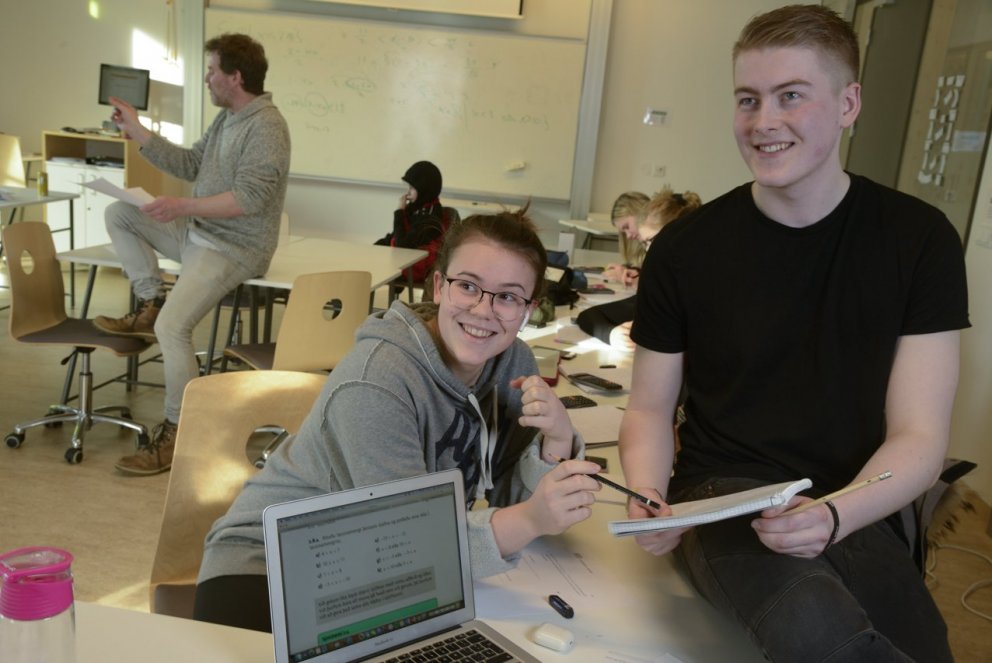 Valið er opið til þriðjudags, 14. mars