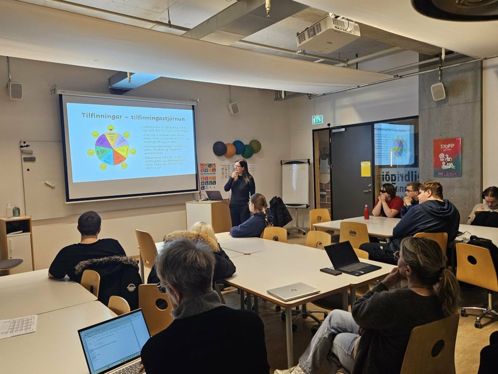 Farið gaumgæfilega yfir efni fyrirlestrarins