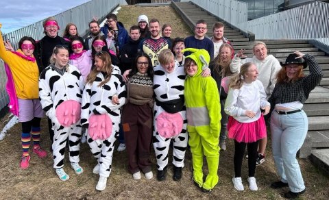 Útskriftarnemendur að dimmitera í dag